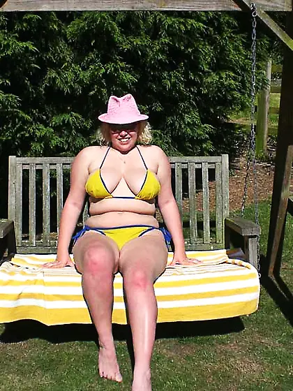 MILF Barby from United Kingdom Barby Swinging