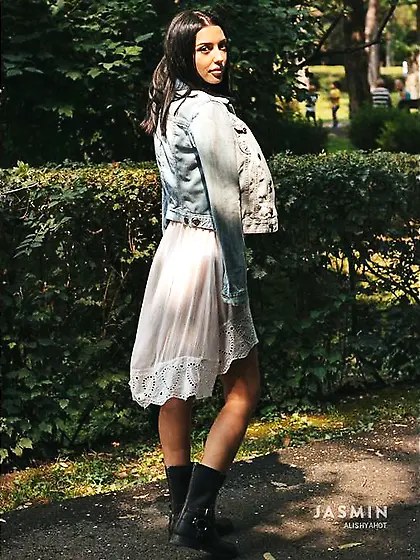 Tiny tits girl webcam