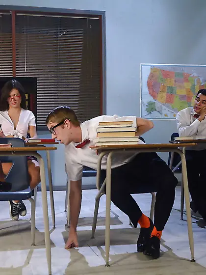 Dazzling hottie receives answers on test after sex with nerd in