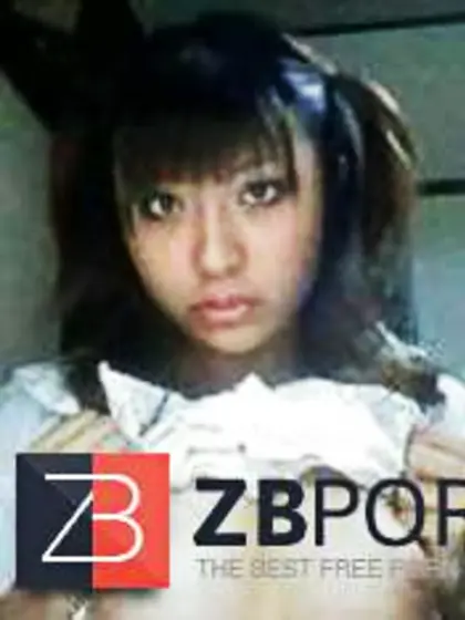 Super-Cute Japanese schoolgirl!