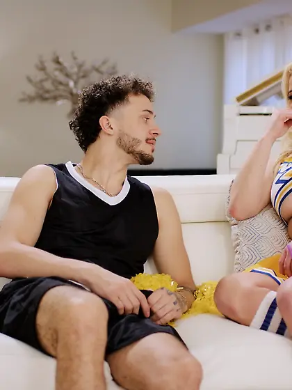 Blonde cheerleader with big boobs gets boned in the living room