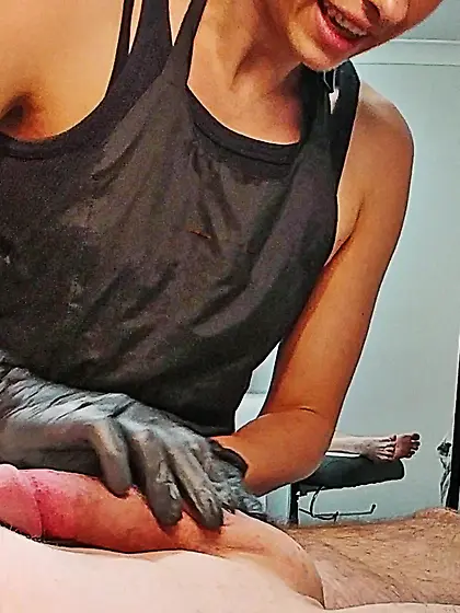 Waxing erection - CFNM. Happy waxer! 1