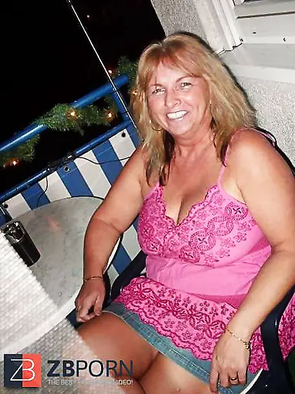 Scorching HouseWife Heidi