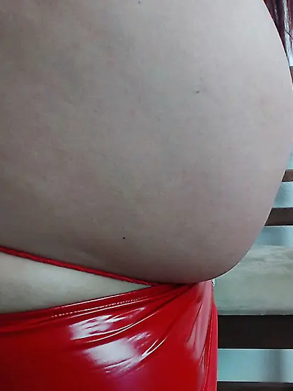 Pregnant heels blonde