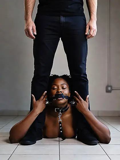 nigger and white feet