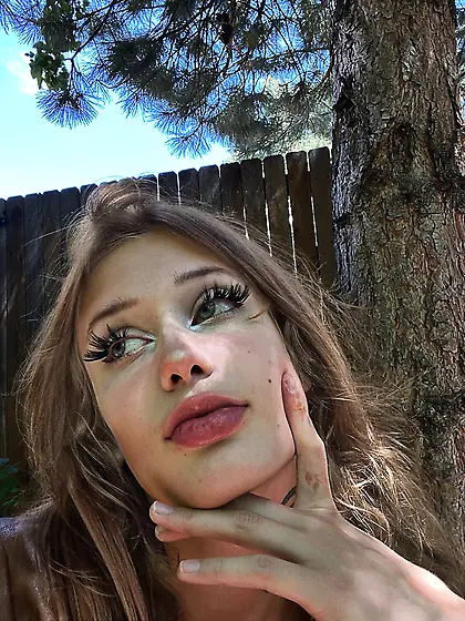 Braceface Bimbo With Juicy Puffed Up Lips