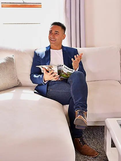 Shaved pussy sexy milf sucks dick