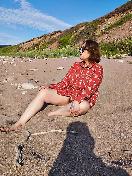 Hot Myra masterbating with driftwood
