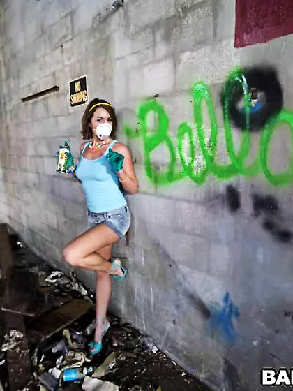 Ends giving joey hand