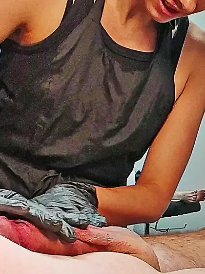 Waxing erection - CFNM. Happy waxer! 1