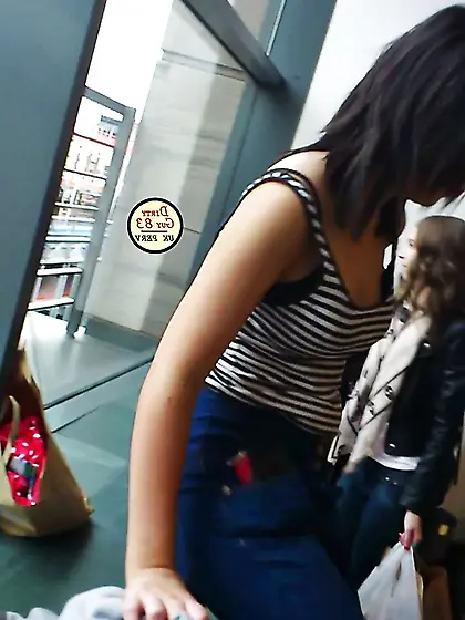 Super-Steamy teenager downblouse,  super-cute hooters