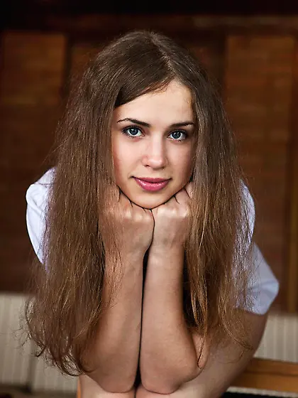 Teen Wanda A strips,  stretches legs and smothers hand against th