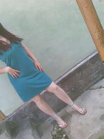 Gigantic tited brown-haired