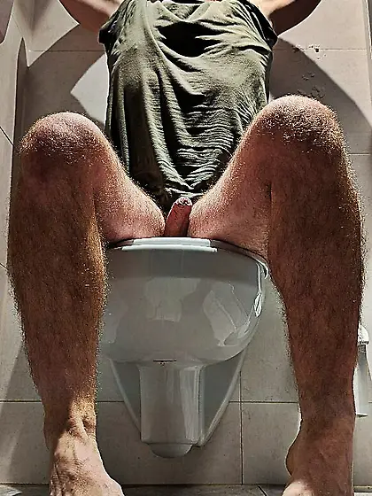 Andy Gymnast toilet rest stop lust 36