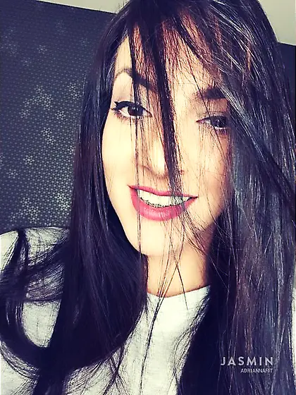 Athletic webcam striptease