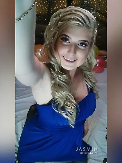 Camgirl bisexual dildo