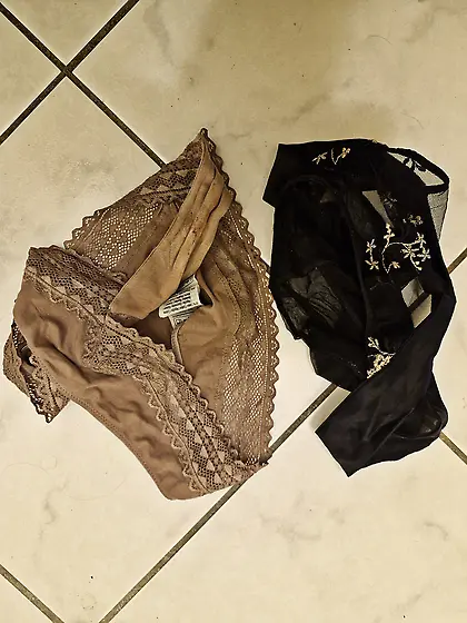 Masturbation dans ses culottes