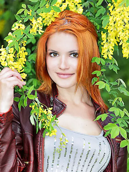 Redhaired hottie extreme close-up
