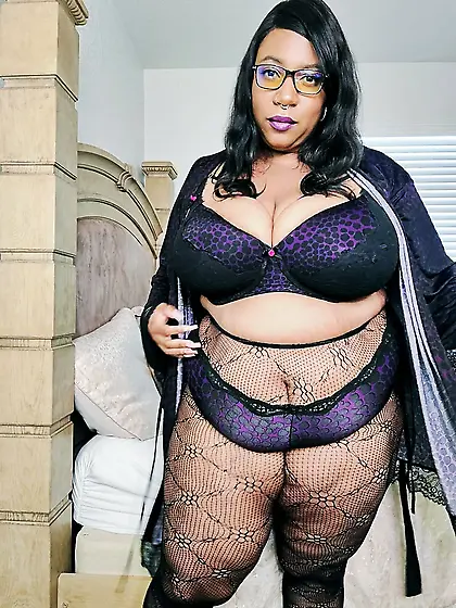 Josie Kiss Free Photos