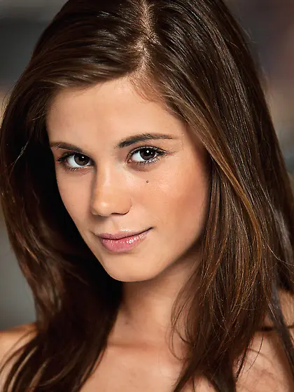 Babe uses glass dildo to pleasure her wet...