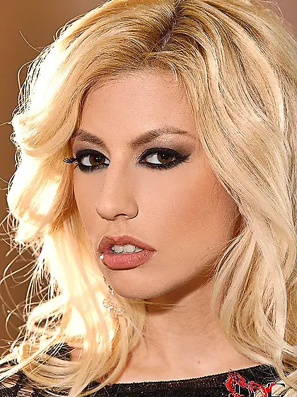 Silky haired blonde babe Jessi Voft in stockings exposes her sma