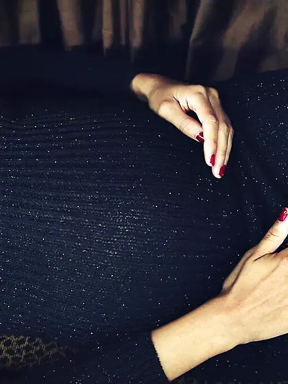 Pregnant black girl with big tits gets fucked