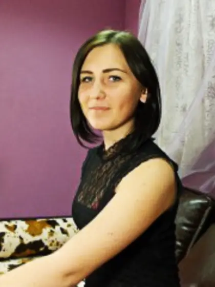 Brunette Teen Lilly.