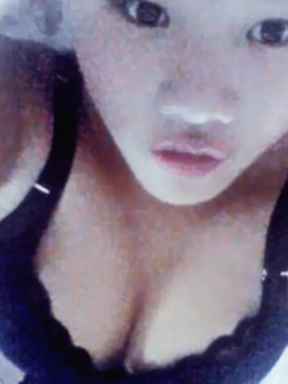 Brunette Xiaoyan08 Close Up.