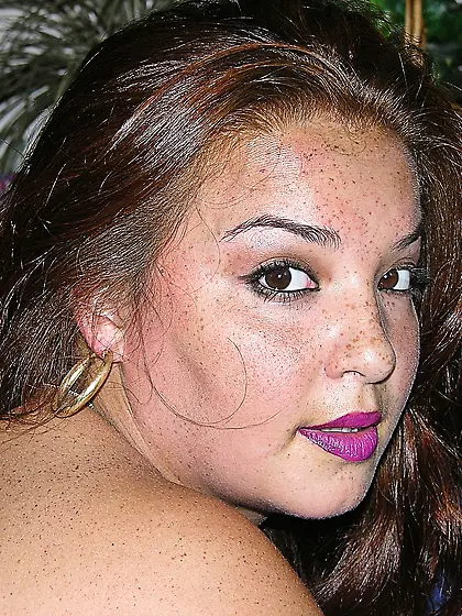 Chubby Brunette Babe