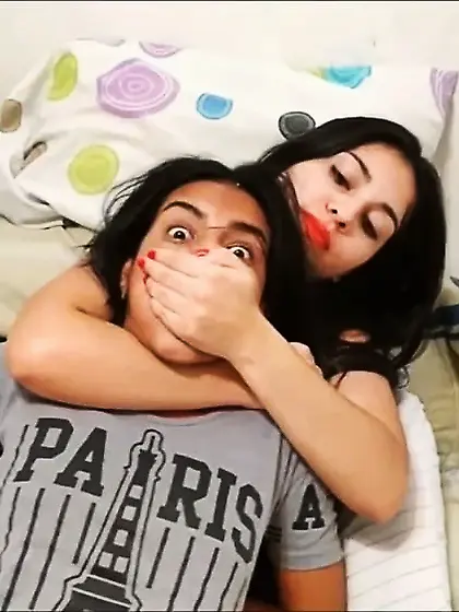 Lesbian Handgag Spit And Smother - Selfgags