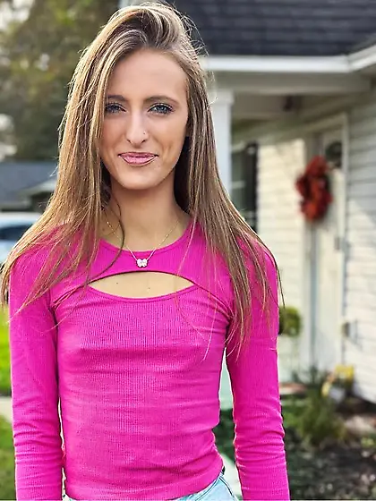 Follow in order.  I cum at the final pic.  :)