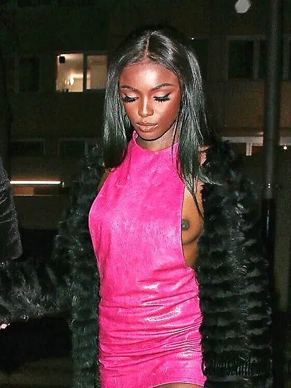 Leomie Anderson Nip Slip