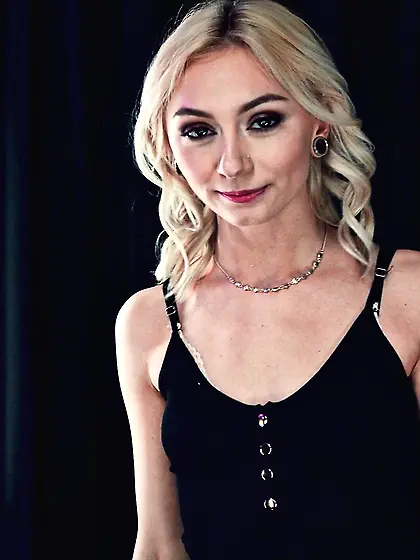 Petite teenager gets fucked