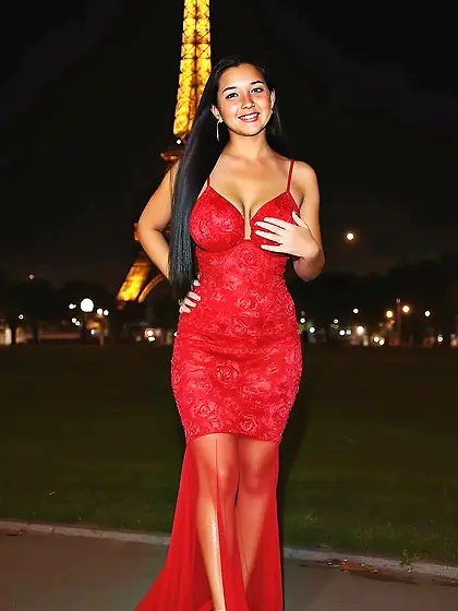 Christy in a night in Paris