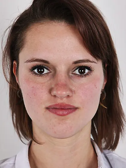 Shy natural hairy pussy