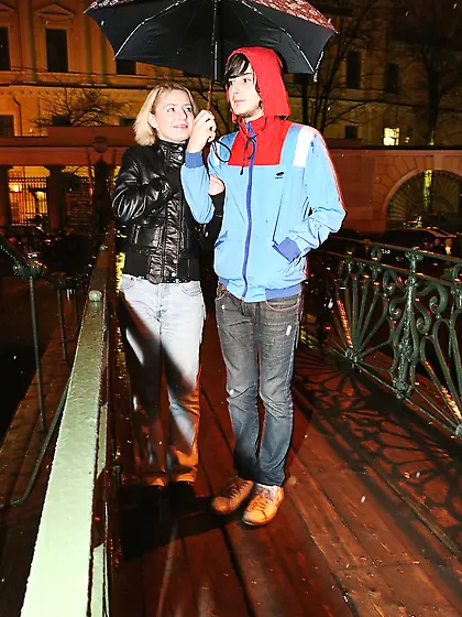 Sheyla has a boyfriend.