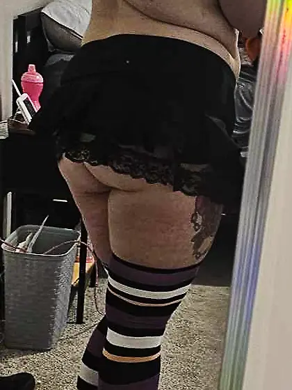 White trash young milf will do ANYTHING for money