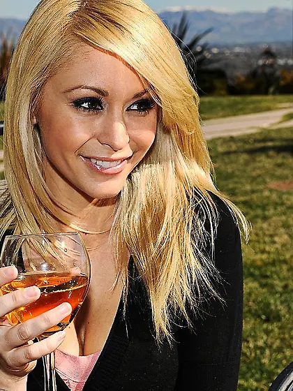 Nikki's visiting her friend