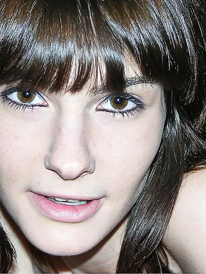 AMATEUR SHOWING ASSHOLE