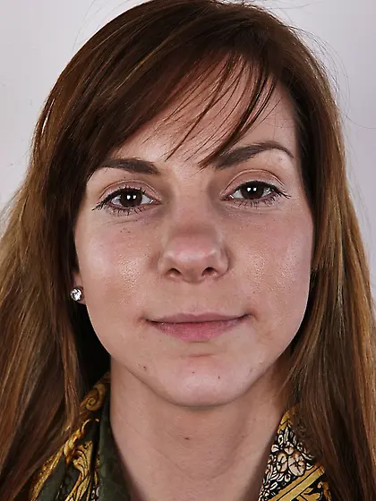 Enchanting damsel red black