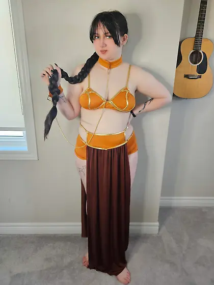 SydQ slave girl cosplay (aged 18)