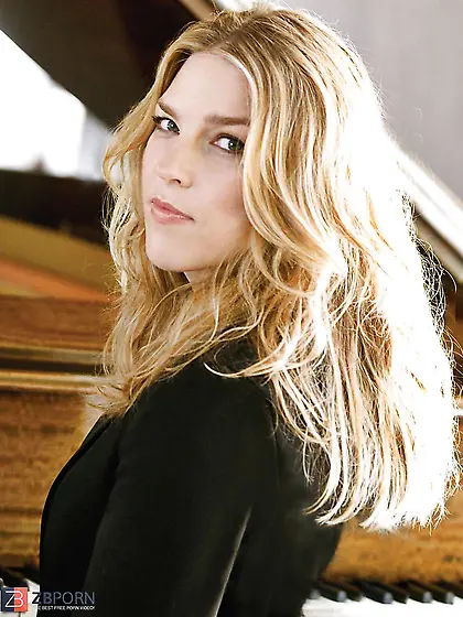 Jack Off To...  Diana Krall (Jazz Singer)