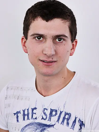 Great looking bi guy reveals passions