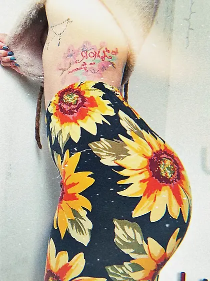 Sexy hot babe amateur redhead fun ass pics