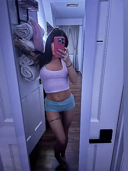 MILF Lena showing off