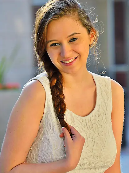 Naughty teen babe Elektra Rose is posing in sexy summer dress an