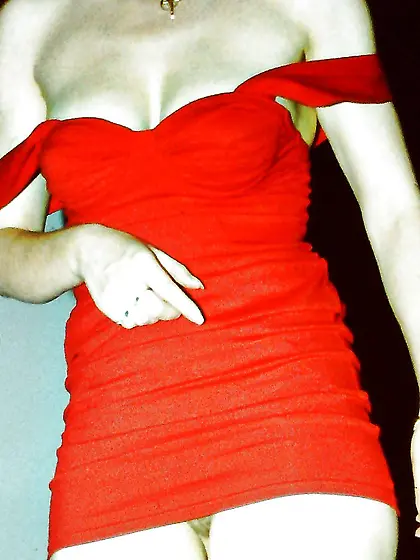 KEY - Femmes in Crimson 03 some Aspects to 1st May