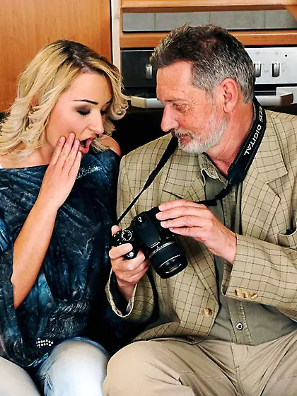 Older bearded man drills juicy pussy of Cynthia Moore till he ej