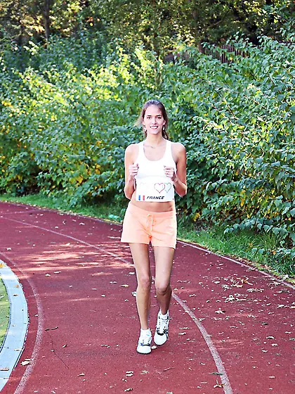 Sporty girl revealing itchy