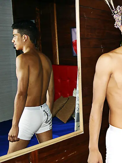 Latin young gay jayxcum